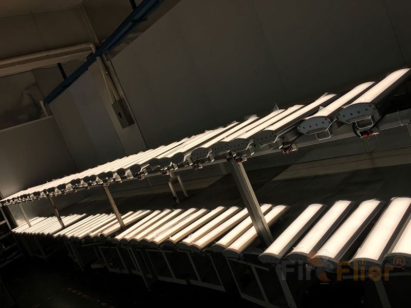 Linear LED High Bay Light burn in test